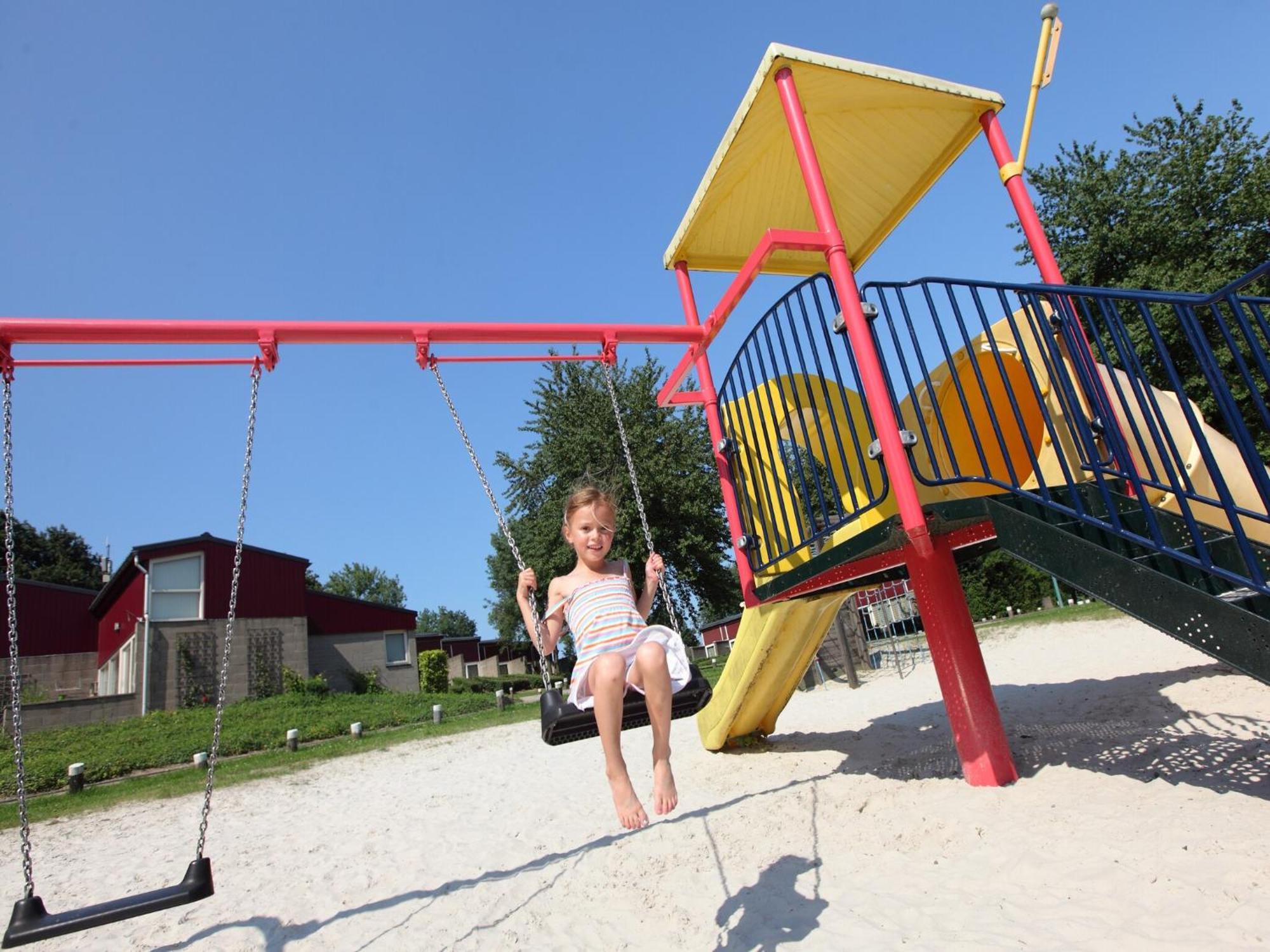 Nice Bungalow With Sauna And Bubble Bath, On A Holiday Park, 4 Km Valkenburg Villa Walem Exterior photo